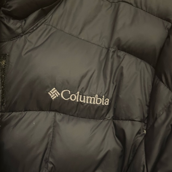 Columbia Puffer Jacket - Picture 3 of 5